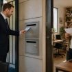 découvrez nos conseils pratiques pour éviter de recevoir un avis de passage d'huissier à une mauvaise adresse et assurer une bonne transmission de vos documents officiels.