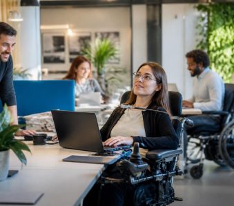 découvrez comment concilier invalidité catégorie 1 et activité professionnelle pour maintenir un équilibre harmonieux entre santé et travail.
