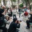 découvrez les témoignages et expériences de photographes sur le droit à l'image dans les lieux publics, ses enjeux juridiques et les bonnes pratiques à adopter.